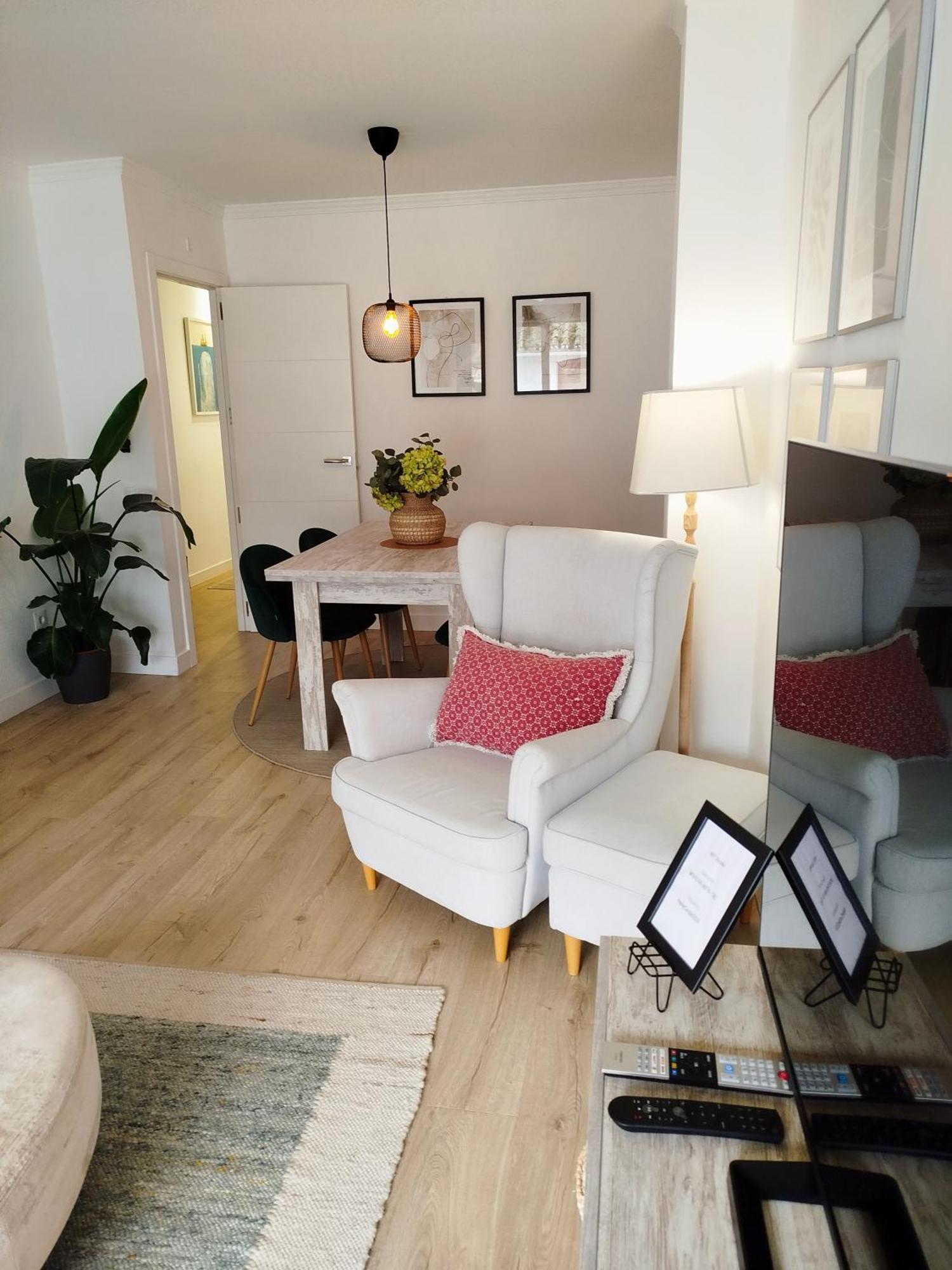 Impressive With 3 Bedrooms Metres From The Appartement *