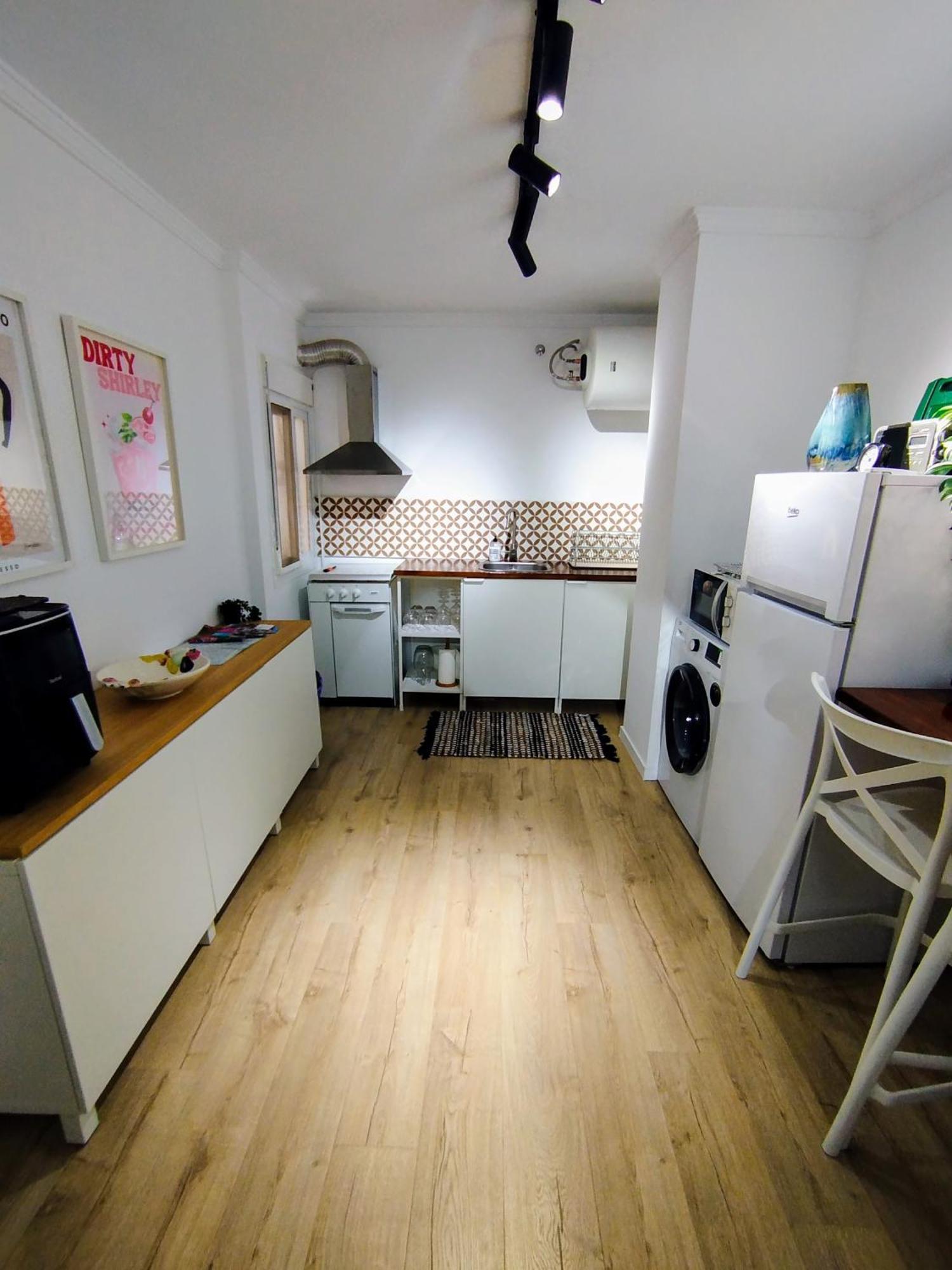 Apartment Impressive With 3 Bedrooms Metres From The *